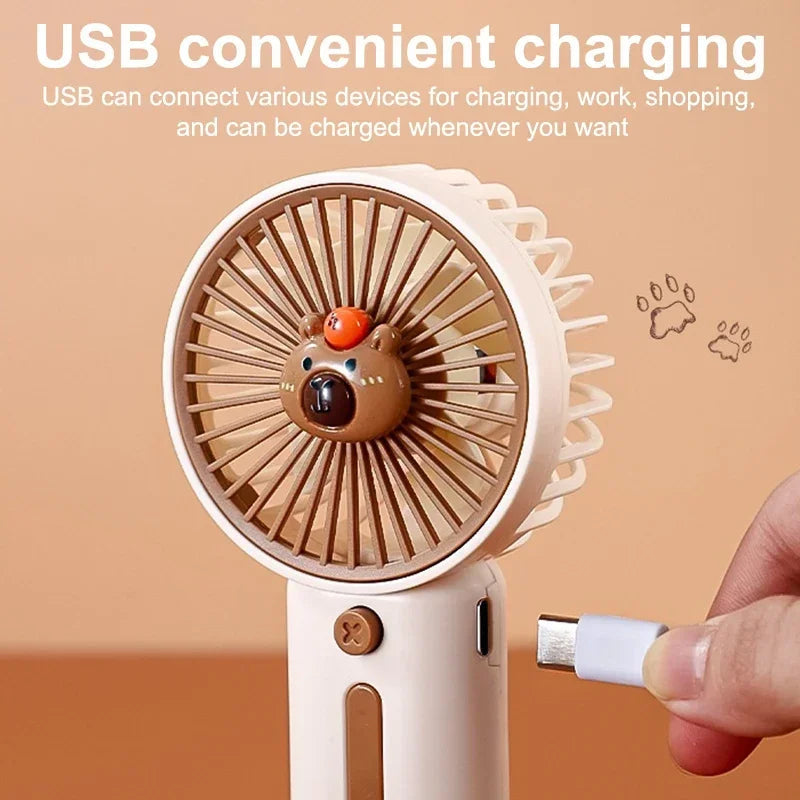 BreezeCap Mini Handventilator | USB Tragbarer Ventilator | 3-Gang Windstufen | Cartoon Capybara Design | Sommerkühlung