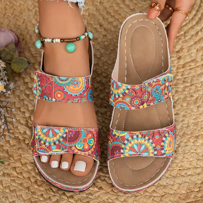 Dhifef - Sommerliche Sandale Mit Dickem Absatz und Print