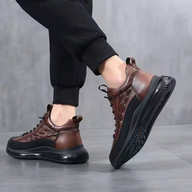 Herren Sneakers mit Krokodil-Prägung und Schnürung