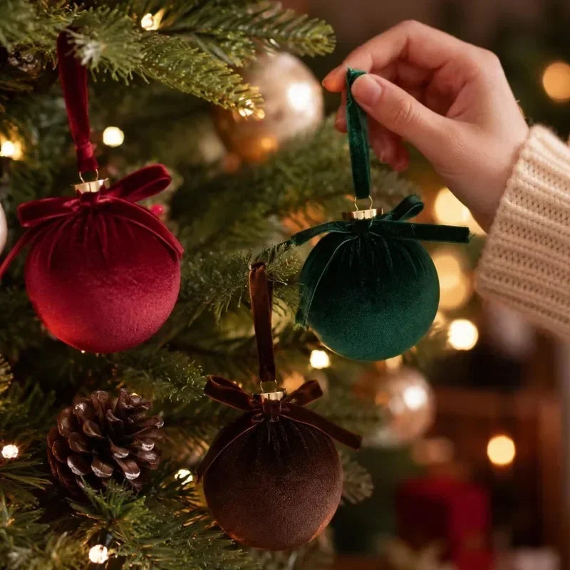 Samtbezogene Weihnachtskugeln aus Schaumstoff (Set mit 1, 3, 5 oder 10 Stück)