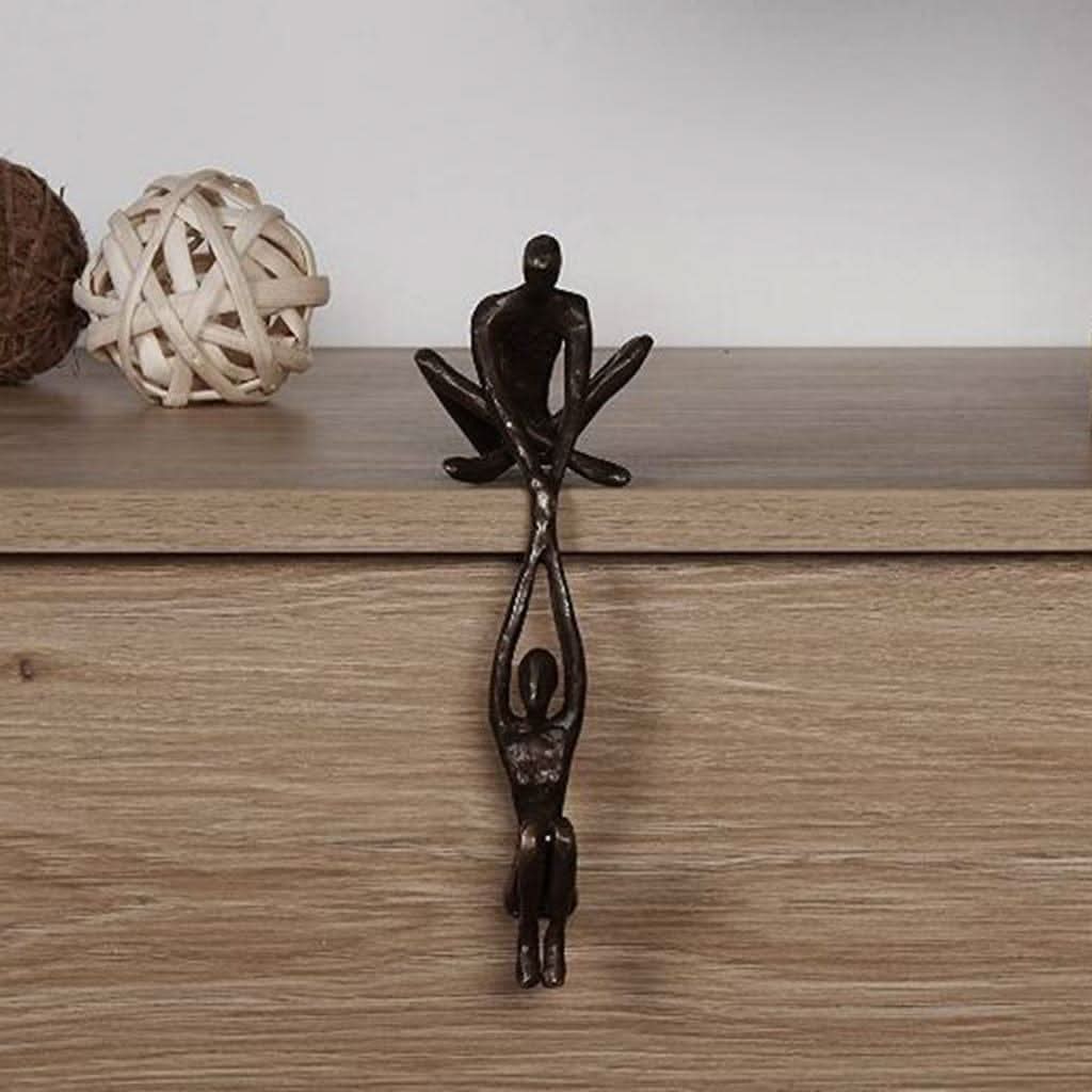 Abstrakte Menschenfigur Skulptur aus Resin – minimalistisches Design