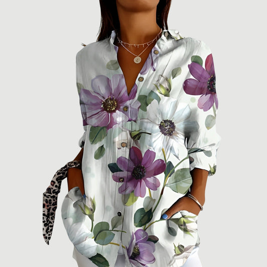 Blumige Damenbluse mit Knopfleiste – Gewebemix mit flexibler Textur