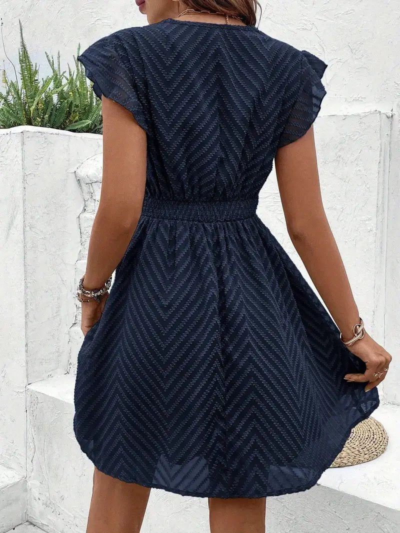 Lillian - Minikleid Mit Spitzenbesatz Und V-Ausschnitt