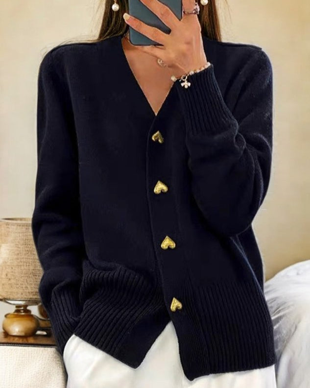 Adele | Eleganter Cardigan mit Herzknöpfen
